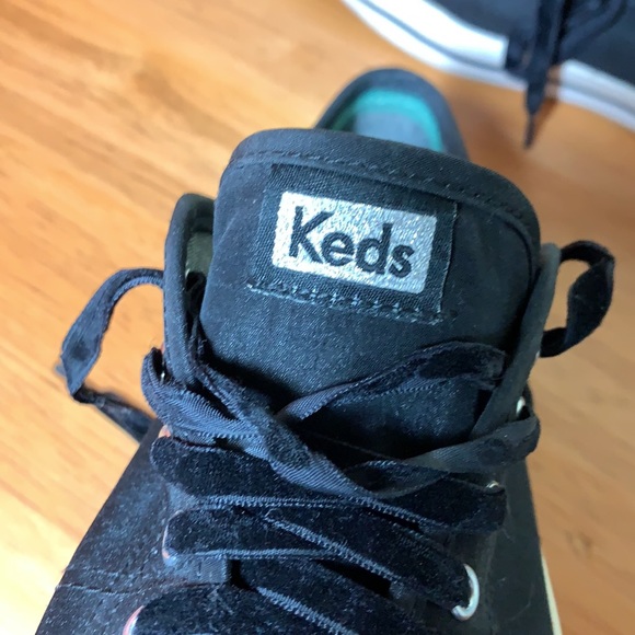 Dressy Keds with velour laces! - Picture 2 of 5